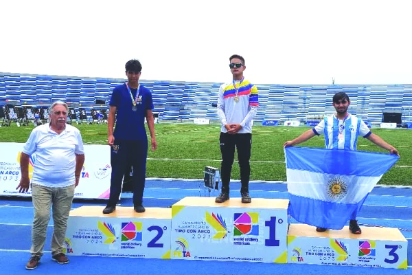 Bascary subió al podio en el inicio del Sudamericano en Ecuador