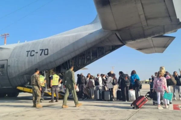 Comenzó el operativo para evacuar al primer grupo de argentinos de Israel
