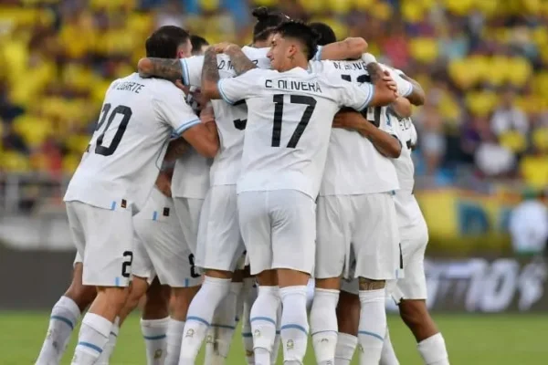Colombia perdonó y Uruguay lo empató con un penal sobre el final