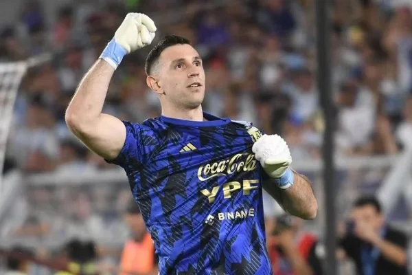 Dibu Martínez se transformó en el arquero con la racha sin recibir goles más extensa de la historia de la selección argentina