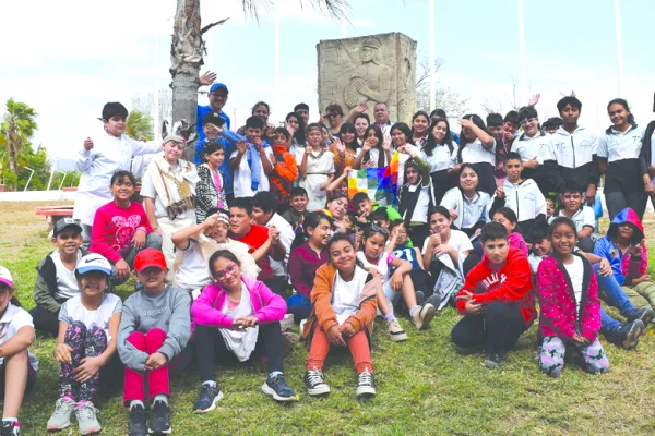 Escuela del departamento Chamical realizó un homenaje a los pueblos originarios
