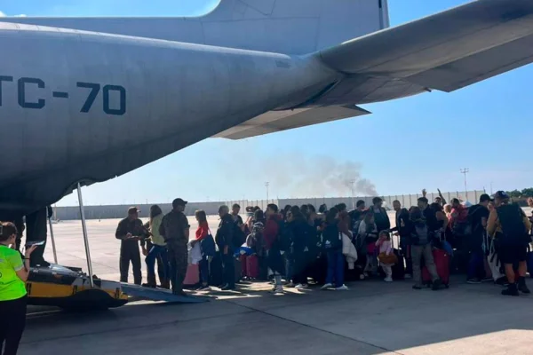 Aterrizó en Roma el tercer vuelo con otros 46 argentinos evacuados de Israel