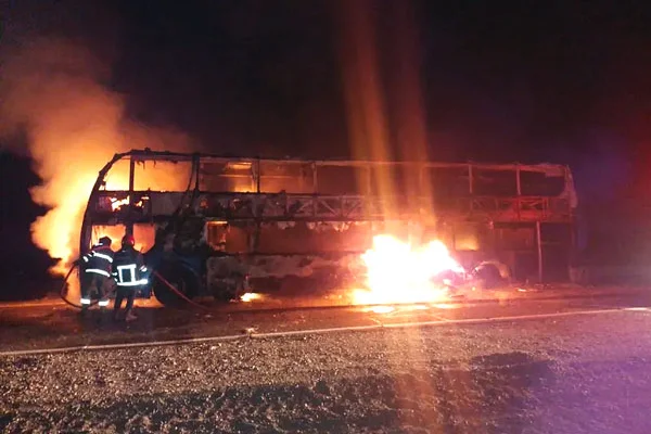 Se incendió un micro que traía 62 pasajeros a La Rioja