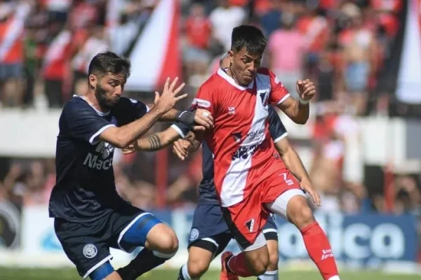 Independiente Rivadavia venció a Deportivo Maipú y jugará la final por el ascenso