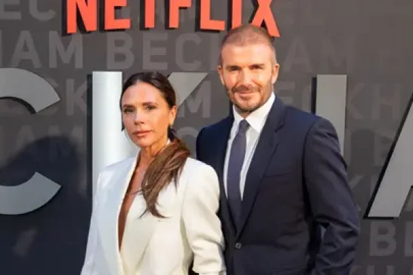 Victoria Beckham reveló detalles del vínculo que mantiene con su esposo: “Estamos bastante…”