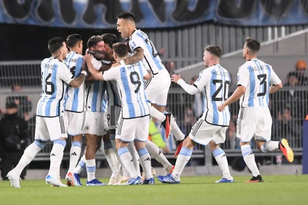Con la duda de Messi, Argentina visita a Perú para extender su presente perfecto