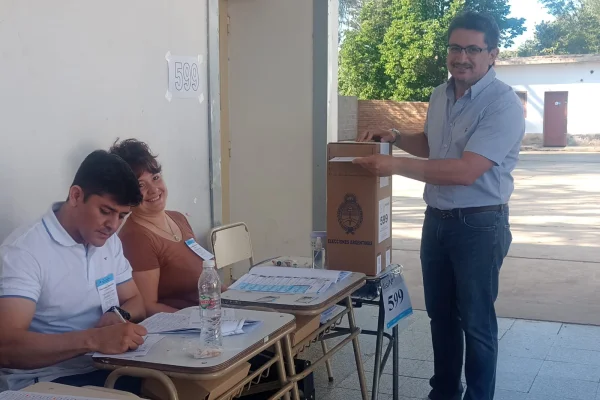 Votó en Chilecito el diputado nacional Ricardo Herrera