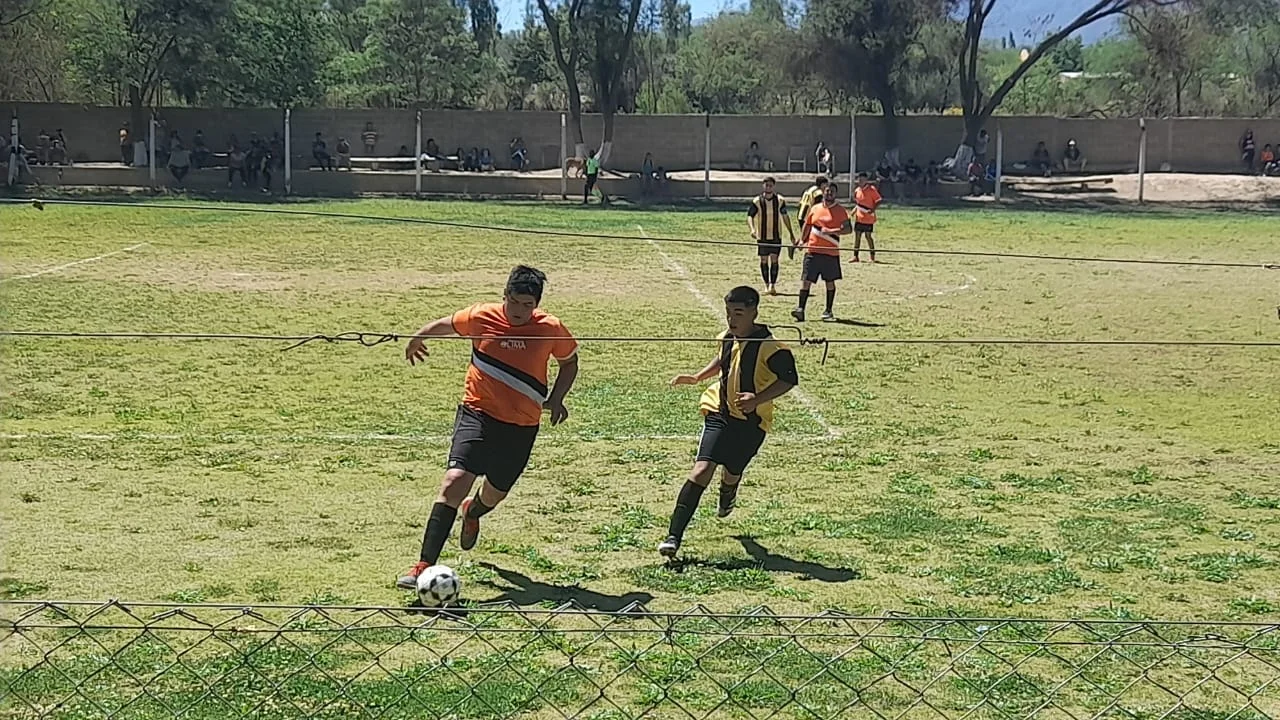 Peñarol goleó a Facundo y se acercó al líder. Peñarol goleó a Facundo y se acercó al líder.