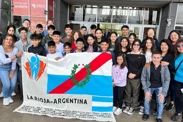 Orgullo Riojano: Alumnos de nuestra provincia partieron al 