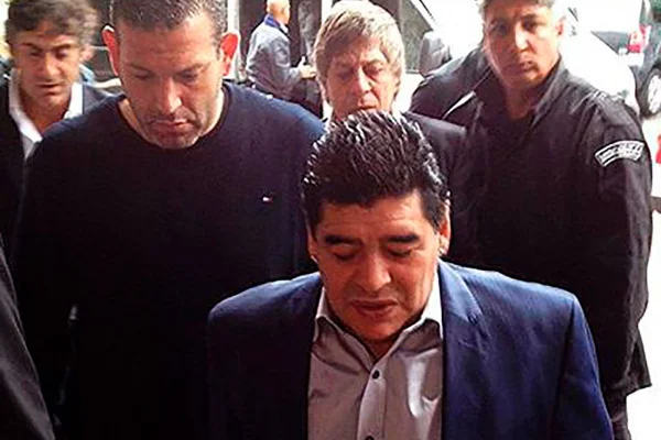 Convivió 16 años con Diego Maradona: el custodio que conoció los mitos, los miedos y las alegrías del ídolo
