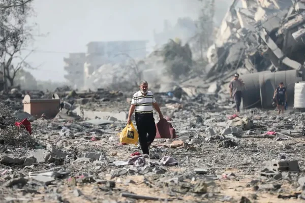 El conflicto entre Israel y Hamas: 800.000 palestinos huyeron al sur de Gaza