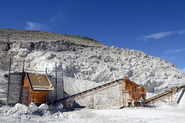 La minería acumula 30 meses de crecimiento laboral: ya emplea a casi 40 mil personas