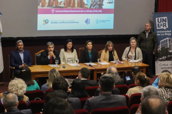 Se desarrolló el XVII Congreso Argentino de Derecho Político en la UNLaR