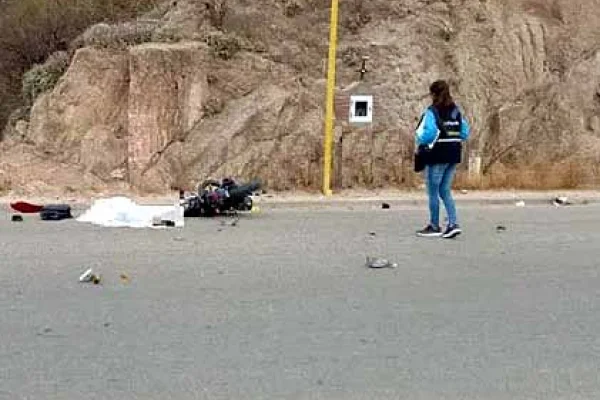 Catamarca: falleció un motociclista tras chocar contra un poste de luz