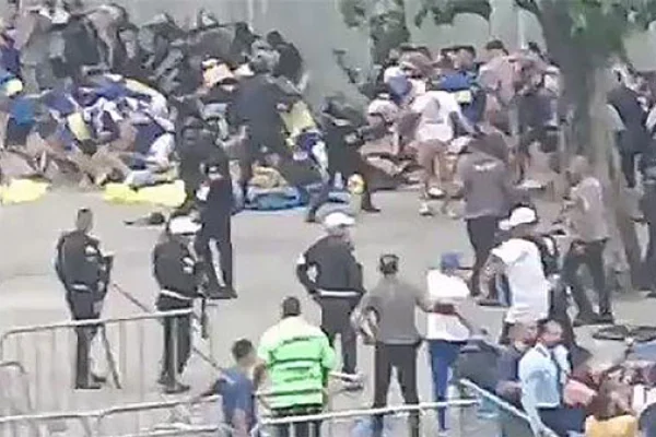 Hinchas de Boca fueron reprimidos por la policía brasileña en el ingreso al Maracaná