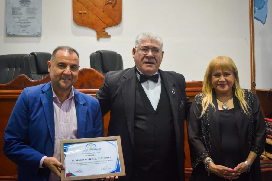 Mariano Flores, uno de los distinguidos. Mariano Flores, uno de los distinguidos.