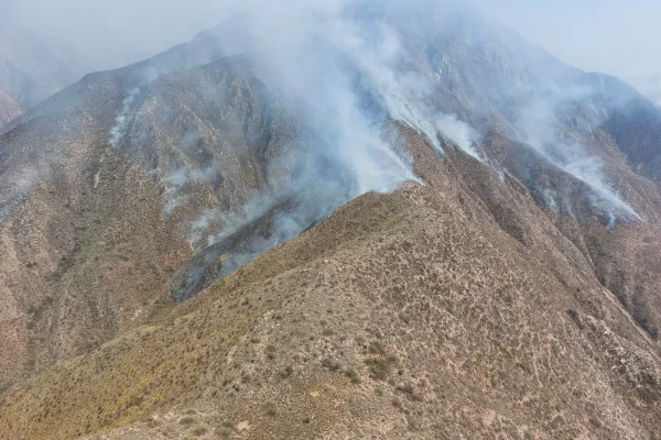 Incendios en Vichigasta y Famatina: “Se está trabajando con el avión y el helicóptero y está dando resultado”