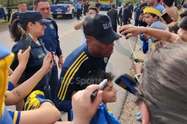Boca llegó a Córdoba para enfrentar a Estudiantes: el recibimiento de los hinchas