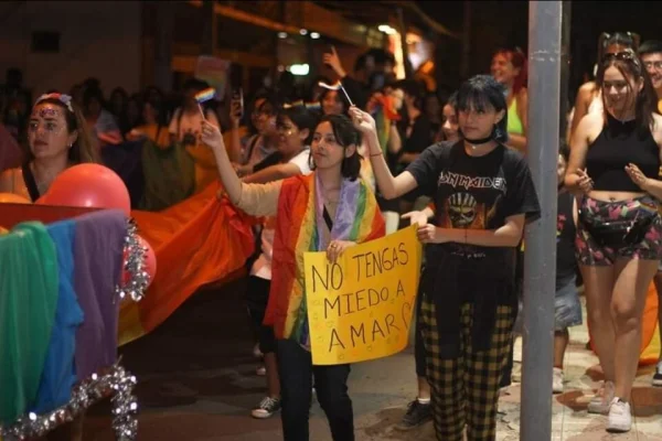 Grave ataque homo-odiante en La Rioja: “a ustedes hay que matarlos”