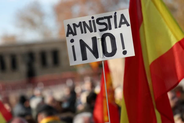 Nueva jornada de protestas en Madrid: miles de personas se manifestaron contra la amnistía a independentistas catalanes