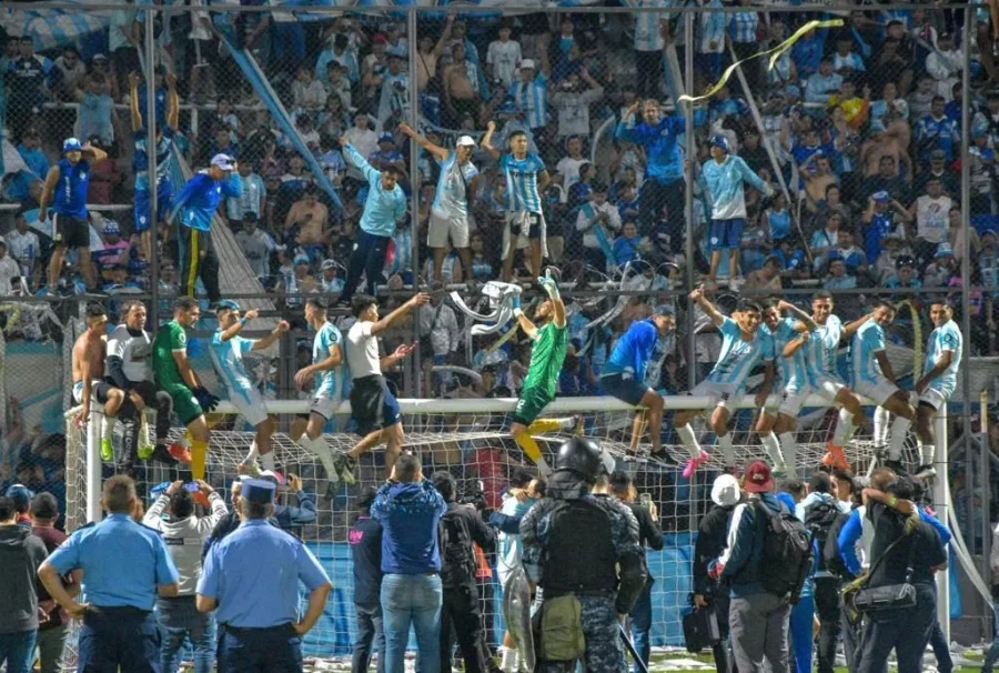 Luego de empatar 1 a 1 le gan&oacute; por penales a Douglas Haig y ascendi&oacute; de categor&iacute;a