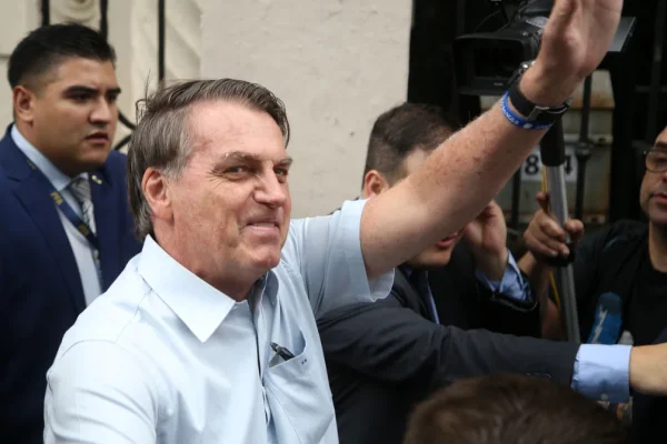 Jair Bolsonaro llegó a la Argentina para asistir a la asunción de Javier Milei