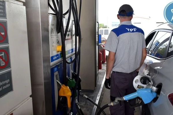 Aumentos de hasta el 30% en combustibles, con YPF a la cabeza del ajuste
