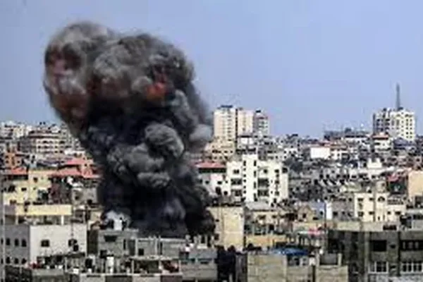 Israel bombardea toda la franja de Gaza luego de que EEUU vetara el cese al fuego