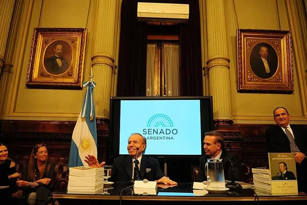 Proponen llamar Carlos Menem a un despacho del Senado