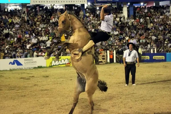 El Festival de Jesús María suspendió una actividad por el virus que afecta a caballos