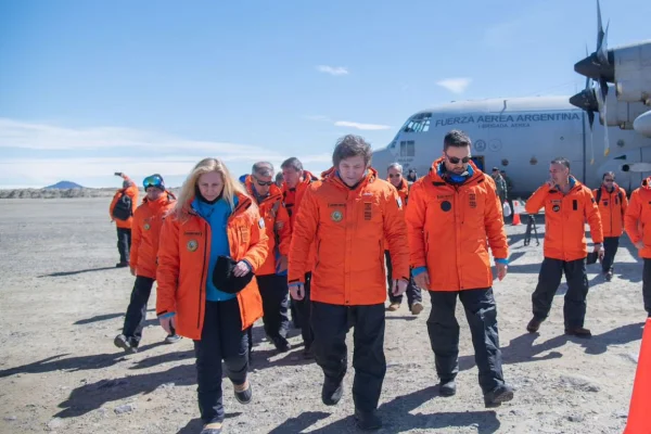 Javier Milei arribó a la Base Marambio en la Antártida para iniciar un proyecto ambientalista
