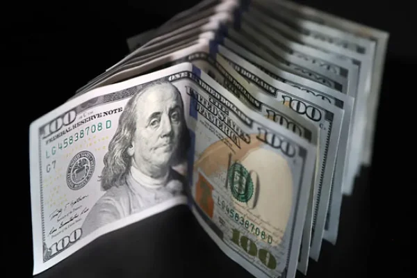 Se disparó el dólar blue y llegó a $1.120, en un nuevo récord