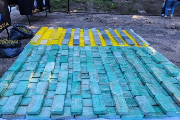 Condenan a tres argentinos por transportar 33 kilos de cocaína en Uruguay