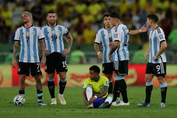 La FIFA sancionó a la selección argentina con una multa económica y reducción de público en el próximo partido: los motivos