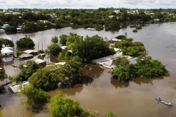 Inundaciones en Corrientes: cientos de personas permanecen evacuadas y continúa el alerta por tormentas y ráfagas de viento