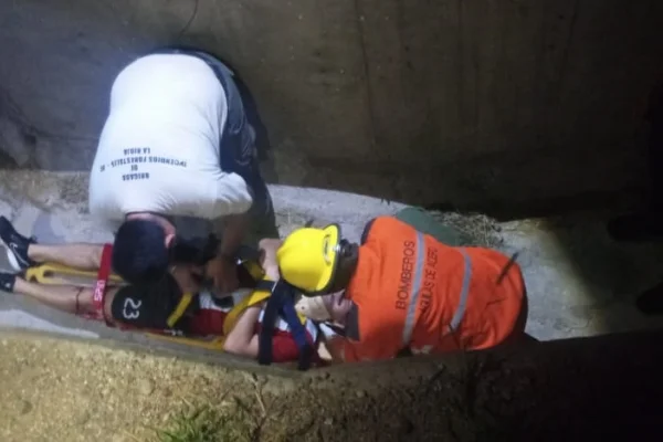 Un senderista cayó en una alcantarilla en el camino al Calvario y debió ser rescatado