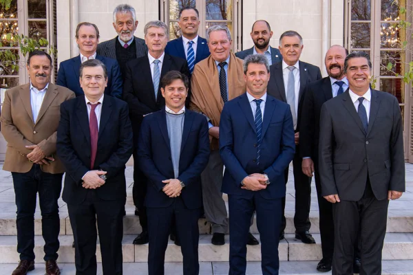 Gobernadores peronistas se reúnen este jueves para analizar la Ley Ómnibus y el paro de la CGT