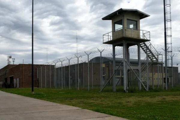 Los presos de las cárceles de Santa Fe comenzarán a usar uniformes
