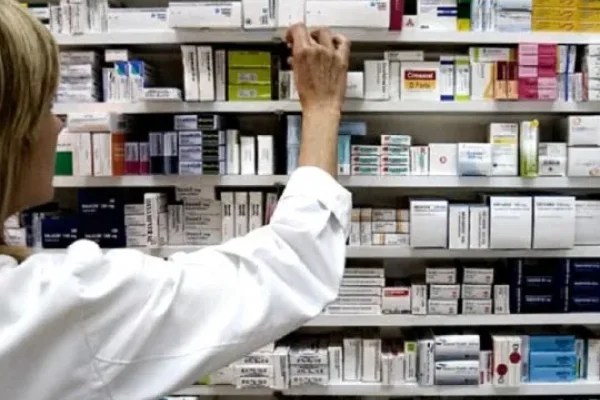 Medicamentos: Gobierno cambia la norma que prohíbe a médicos recetar por marca