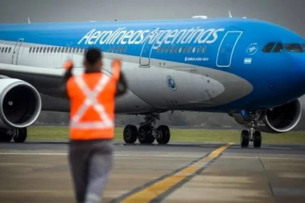 Aerolíneas Argentinas canceló más de 200 vuelos por el paro de la CGT