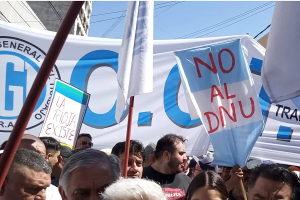 Masiva movilización contra el DNU del Gobierno Nacional en La Rioja