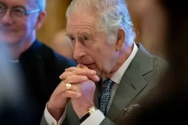 Carlos III de Inglaterra ingresó en un hospital para una operación de próstata programada