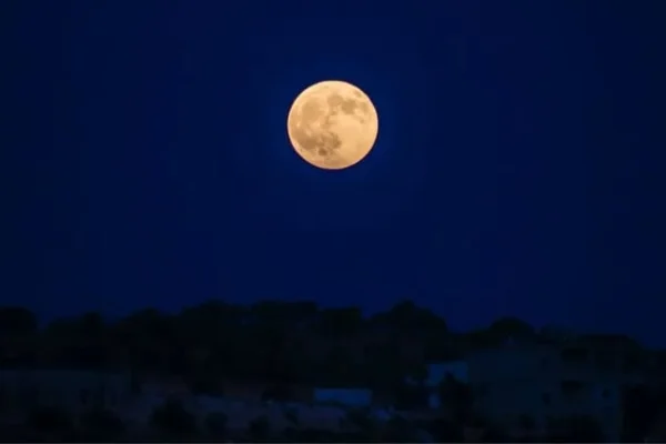 Cuáles son las cuatro cosas no se pueden hacer en Luna llena, según los astrólogos