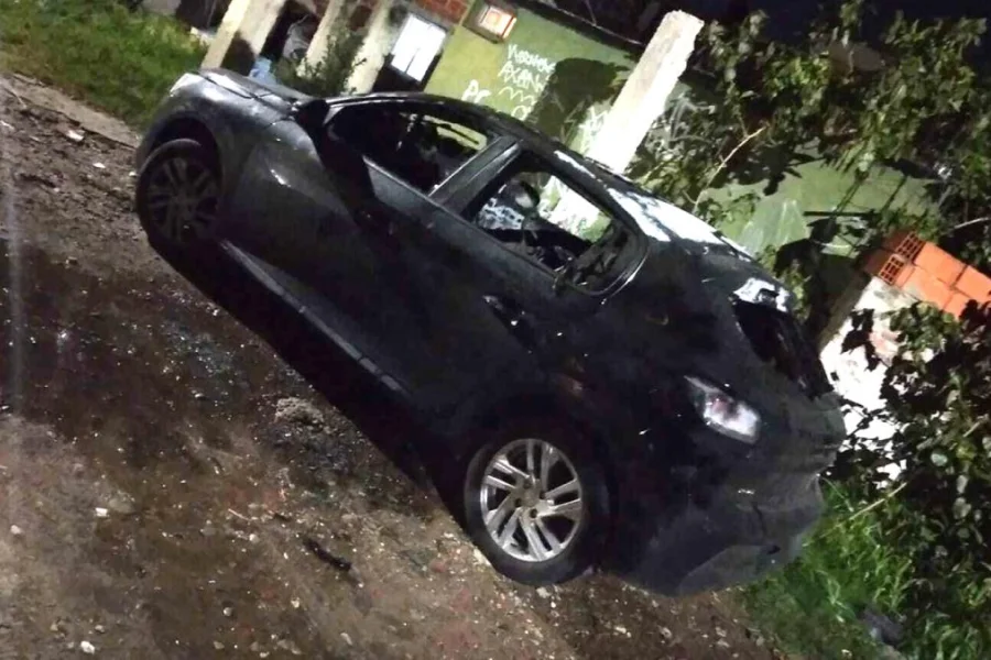En este auto se desplazaban los asesinos
