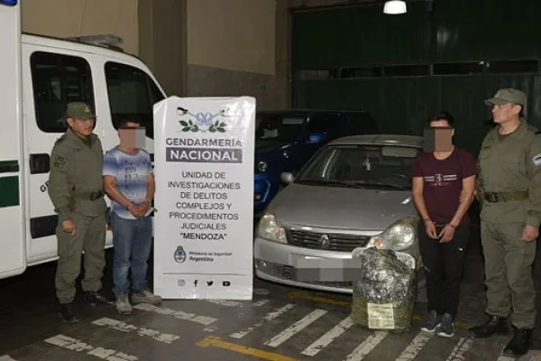 Gendarmería desbarató la entrega de más de 6 kilos de cocaína que iban de Salta a Mendoza con destino al Penal de Cuyo