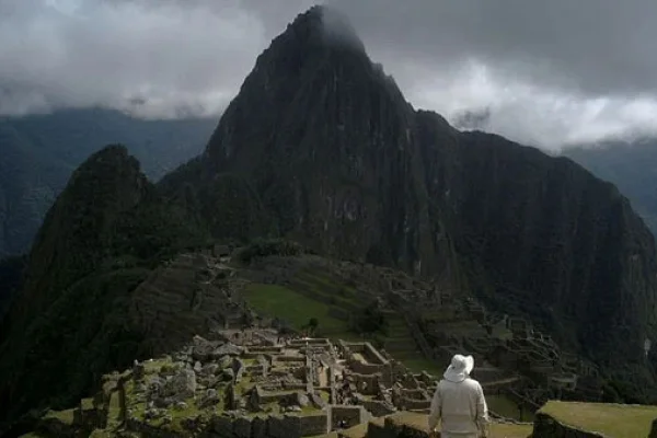 Protestas en Perú bloquean el acceso a Machu Picchu y dejan varados a turistas