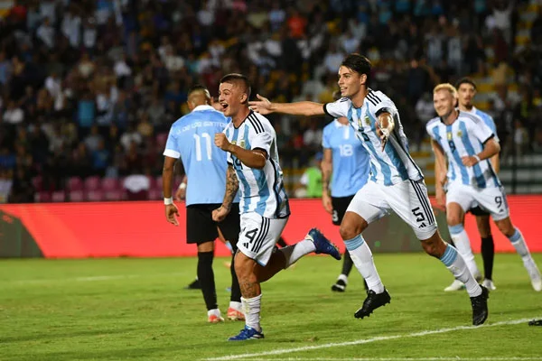 Argentina empató con Uruguay y terminó en lo más alto