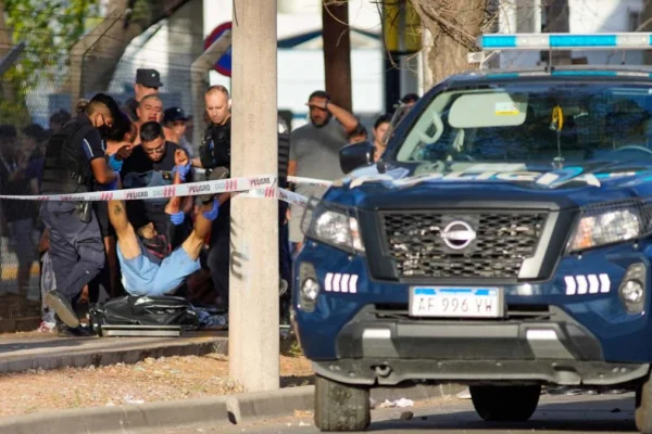 Enfrentamiento entre barras de Gimnasia de Mendoza terminó con un muerto y un herido grave