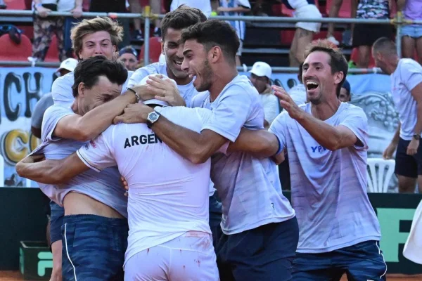 Báez ganó una batalla en Rosario y Argentina volverá a jugar las finales de la Copa Davis