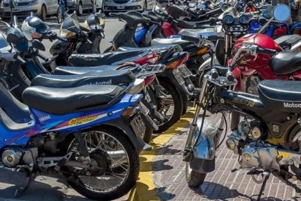 Estacionamiento medido: las motos deberán registrarse en la app para usar dársenas